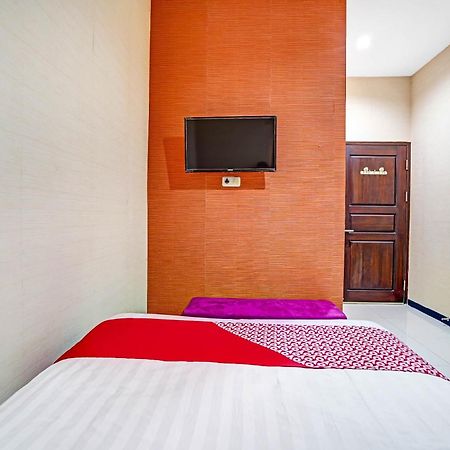 Oyo 90889 Dkb Residence Surabaya Kültér fotó