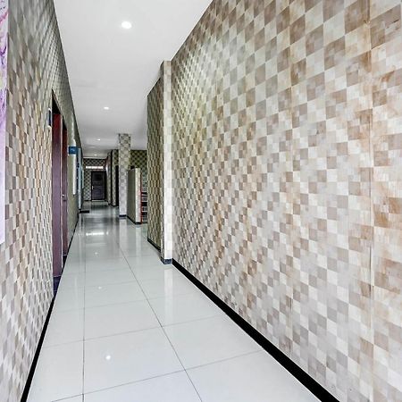 Oyo 90889 Dkb Residence Surabaya Kültér fotó