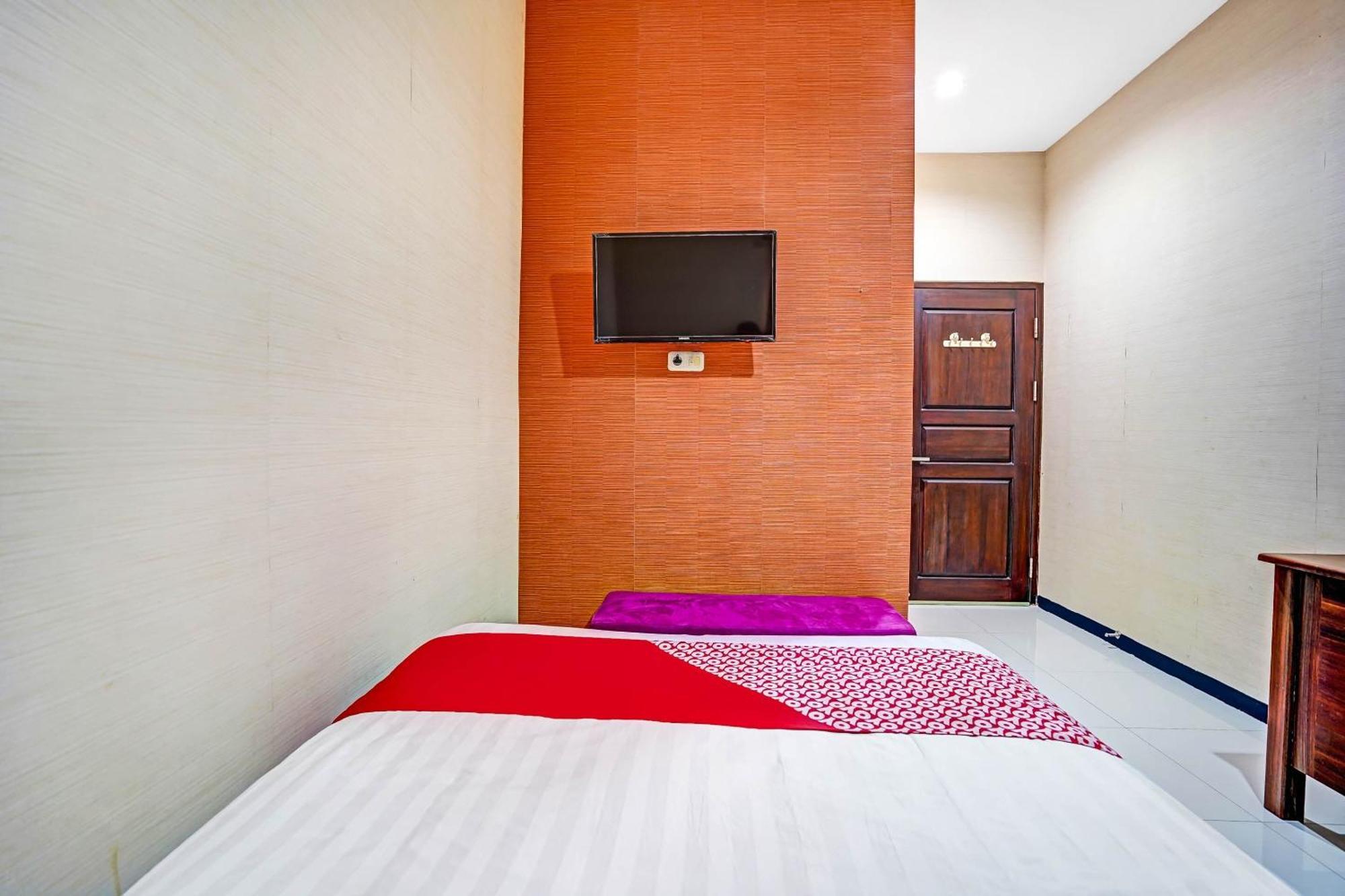 Oyo 90889 Dkb Residence Surabaya Kültér fotó