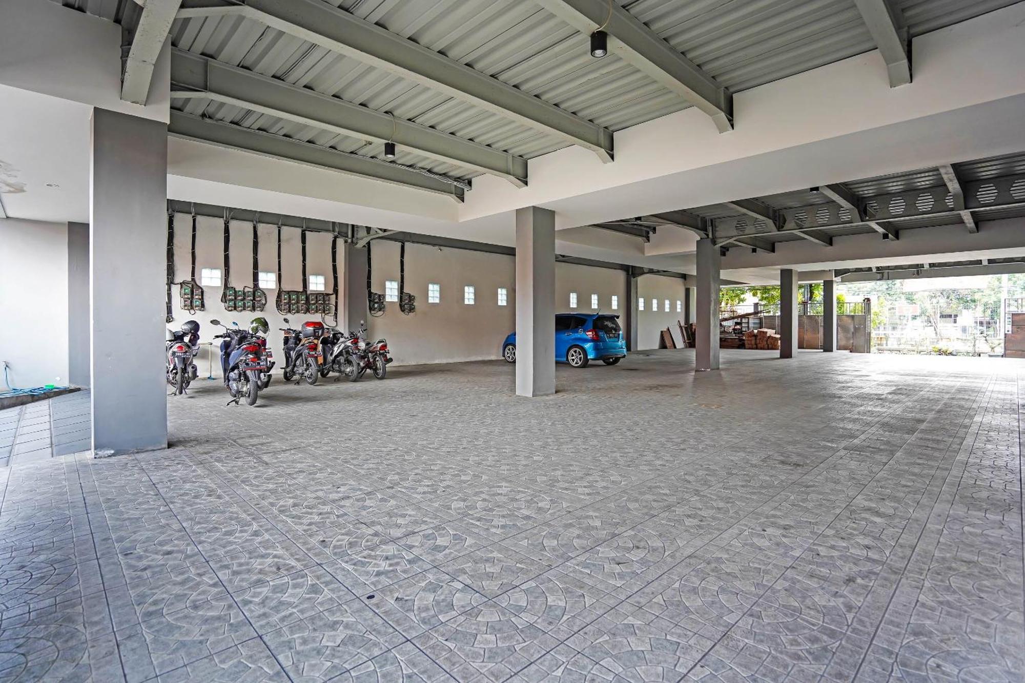 Oyo 90889 Dkb Residence Surabaya Kültér fotó