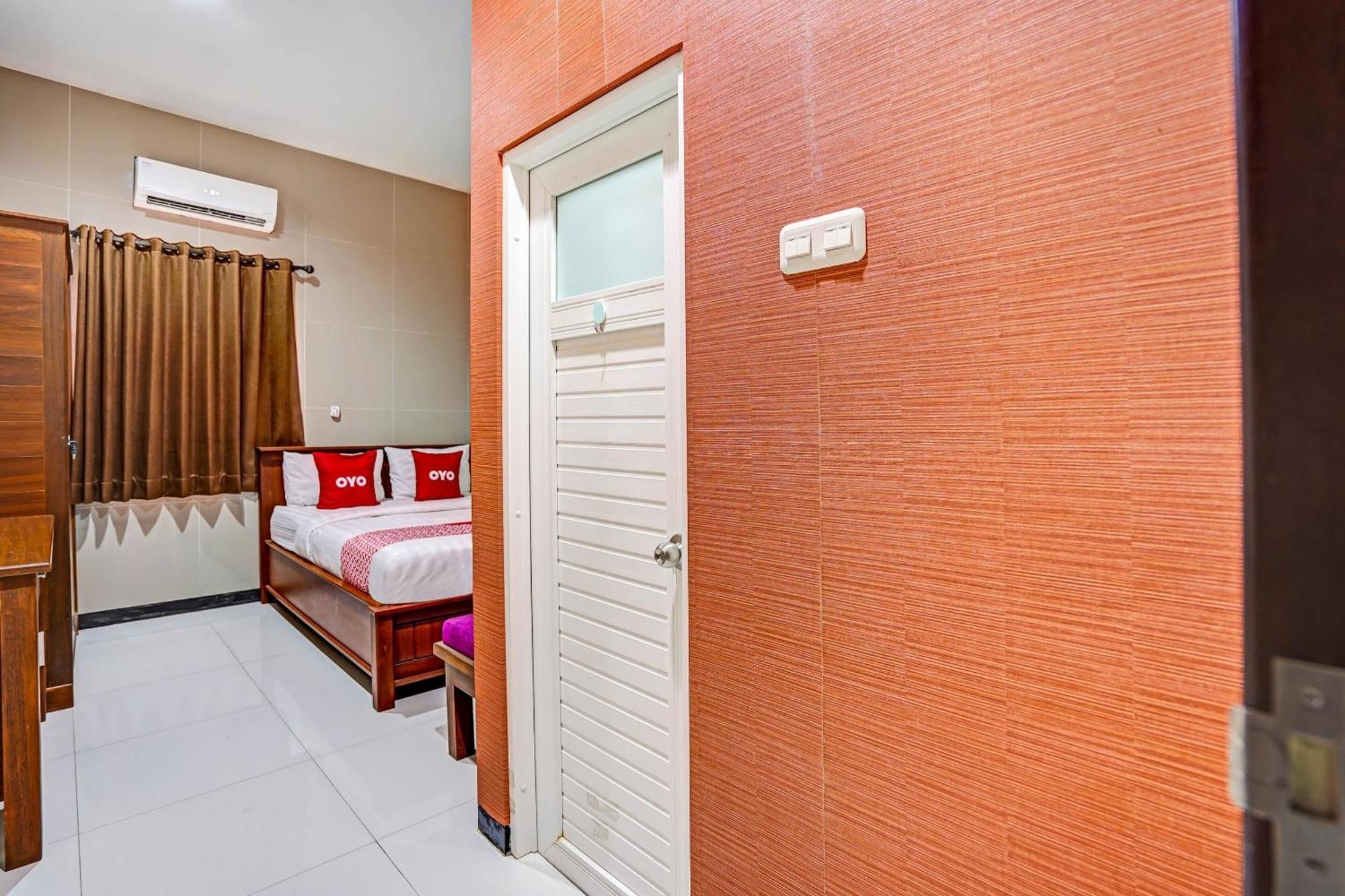 Oyo 90889 Dkb Residence Surabaya Kültér fotó