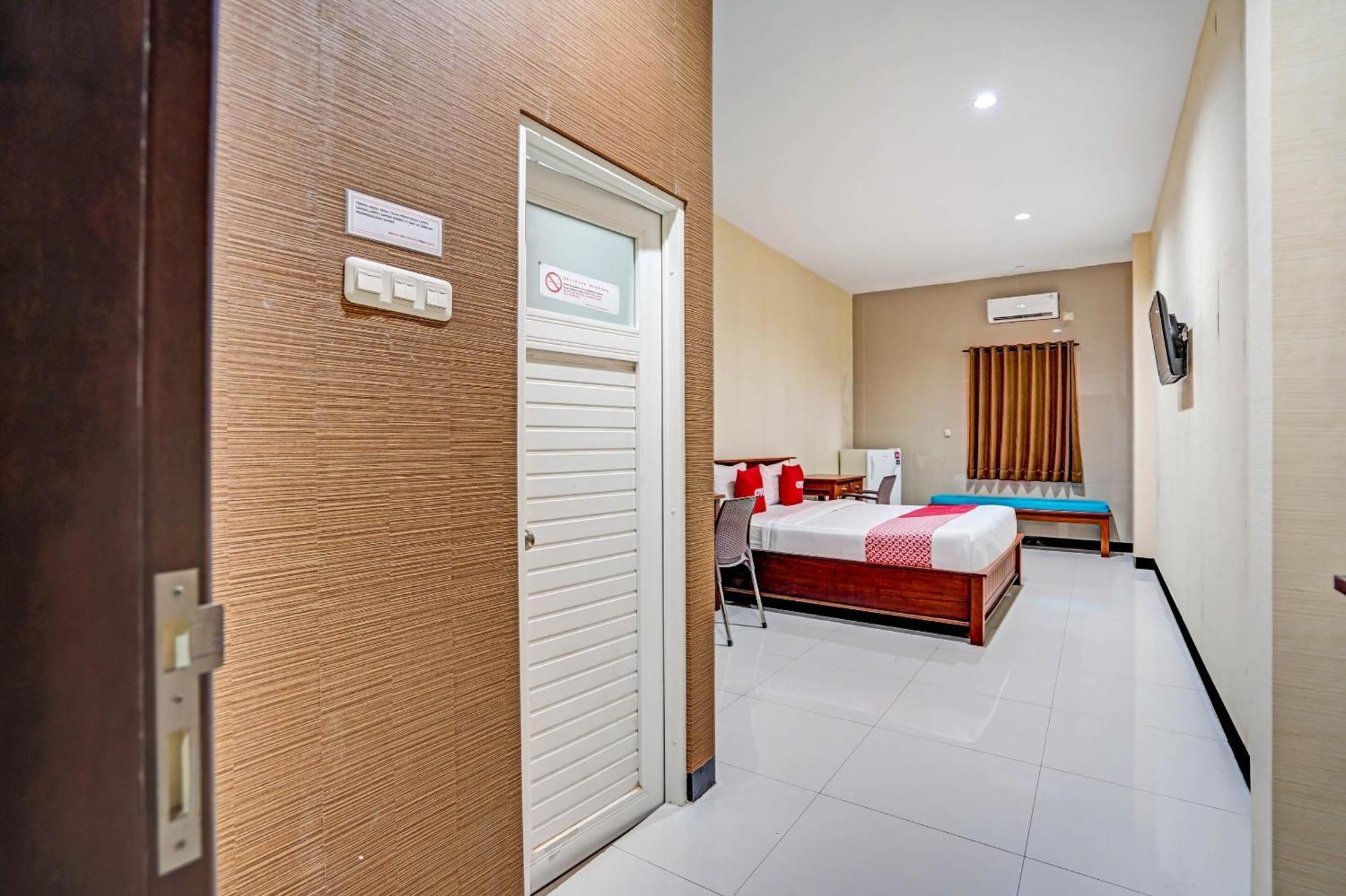Oyo 90889 Dkb Residence Surabaya Kültér fotó