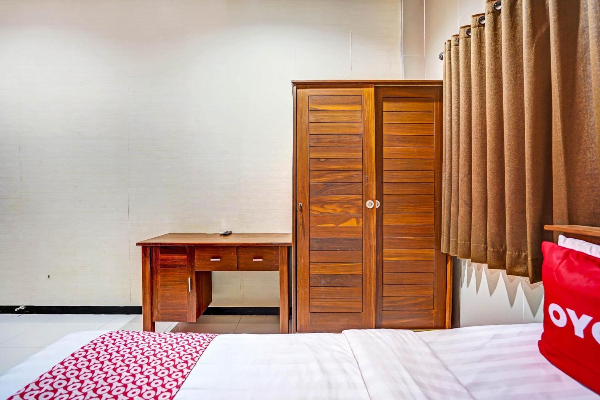 Oyo 90889 Dkb Residence Surabaya Kültér fotó