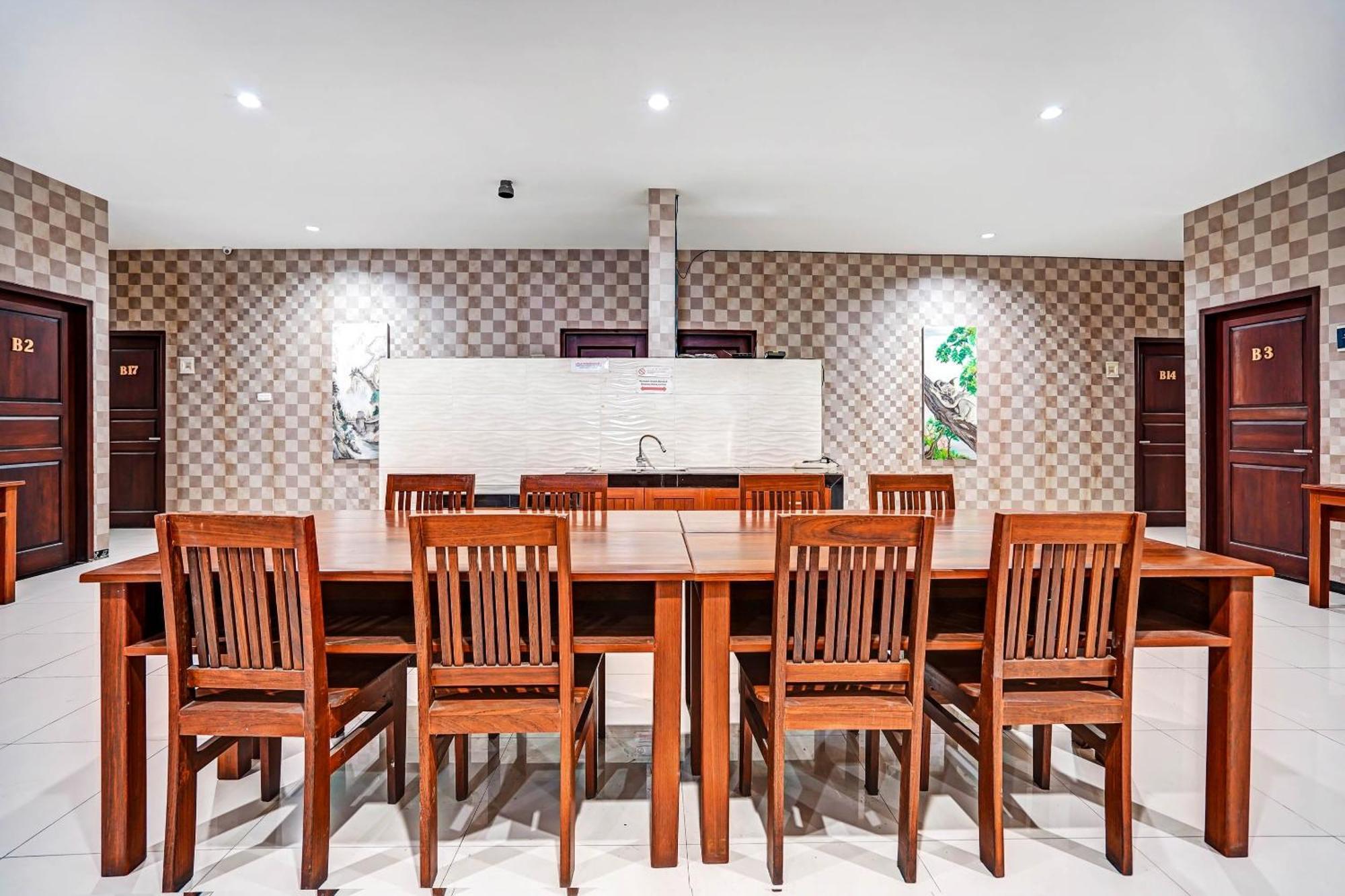 Oyo 90889 Dkb Residence Surabaya Kültér fotó