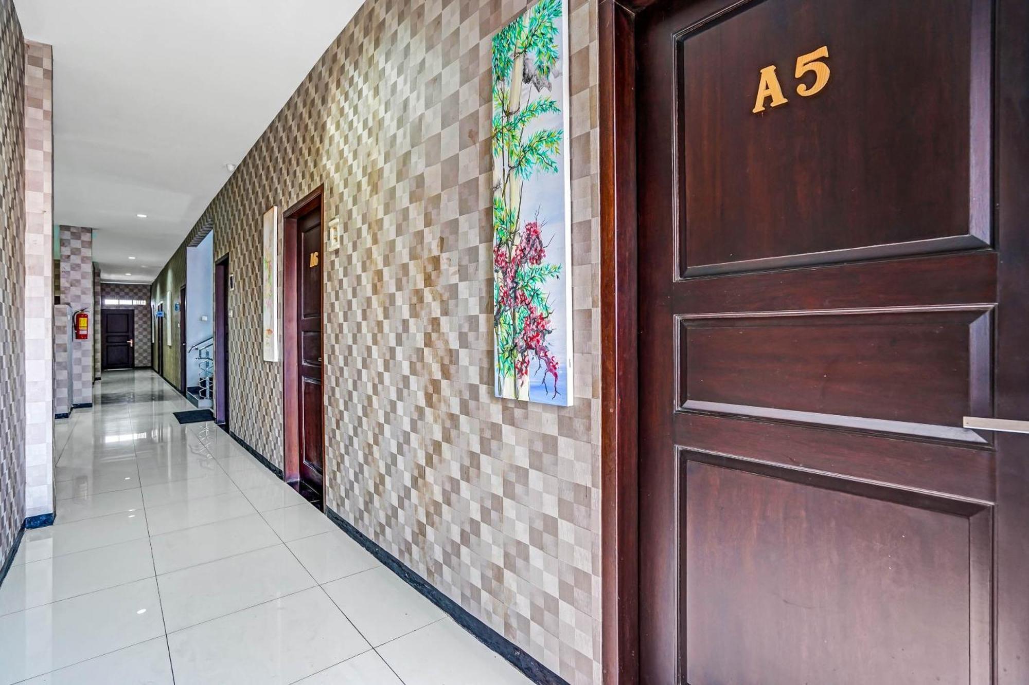 Oyo 90889 Dkb Residence Surabaya Kültér fotó