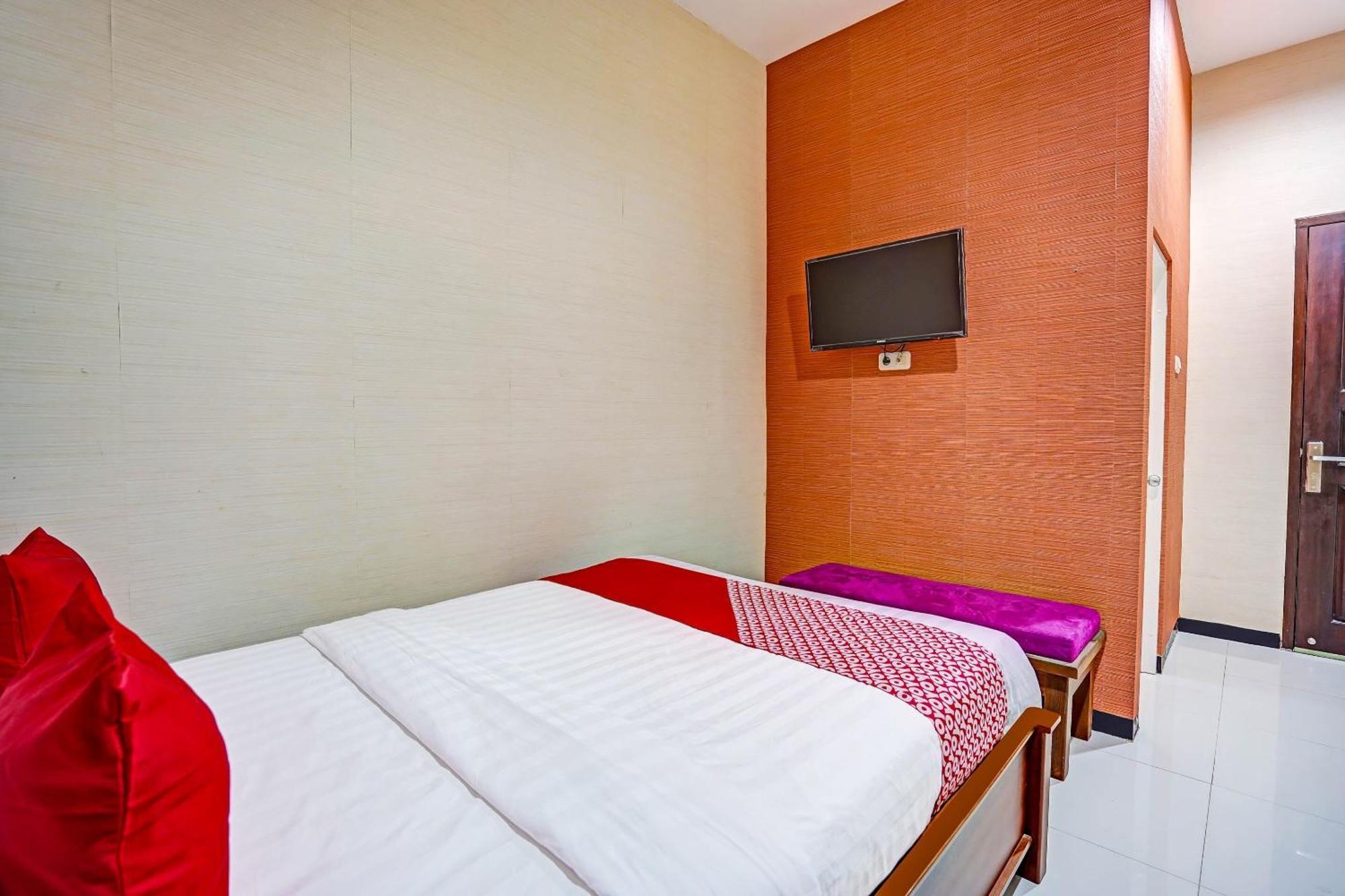 Oyo 90889 Dkb Residence Surabaya Kültér fotó